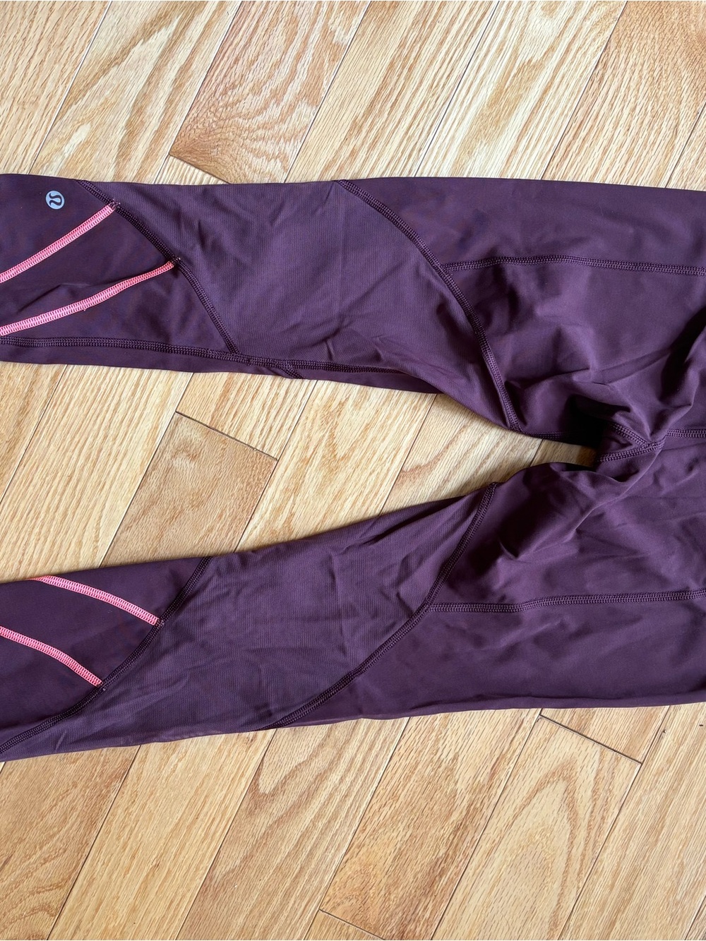 Lululemon Plum Athletic Leggings with Pink Accents size 4